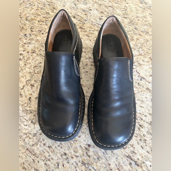Born comfort leather clogs. NWOB Black leather. Size 10. Round toe. Style #W3934 - Picture 1 of 10